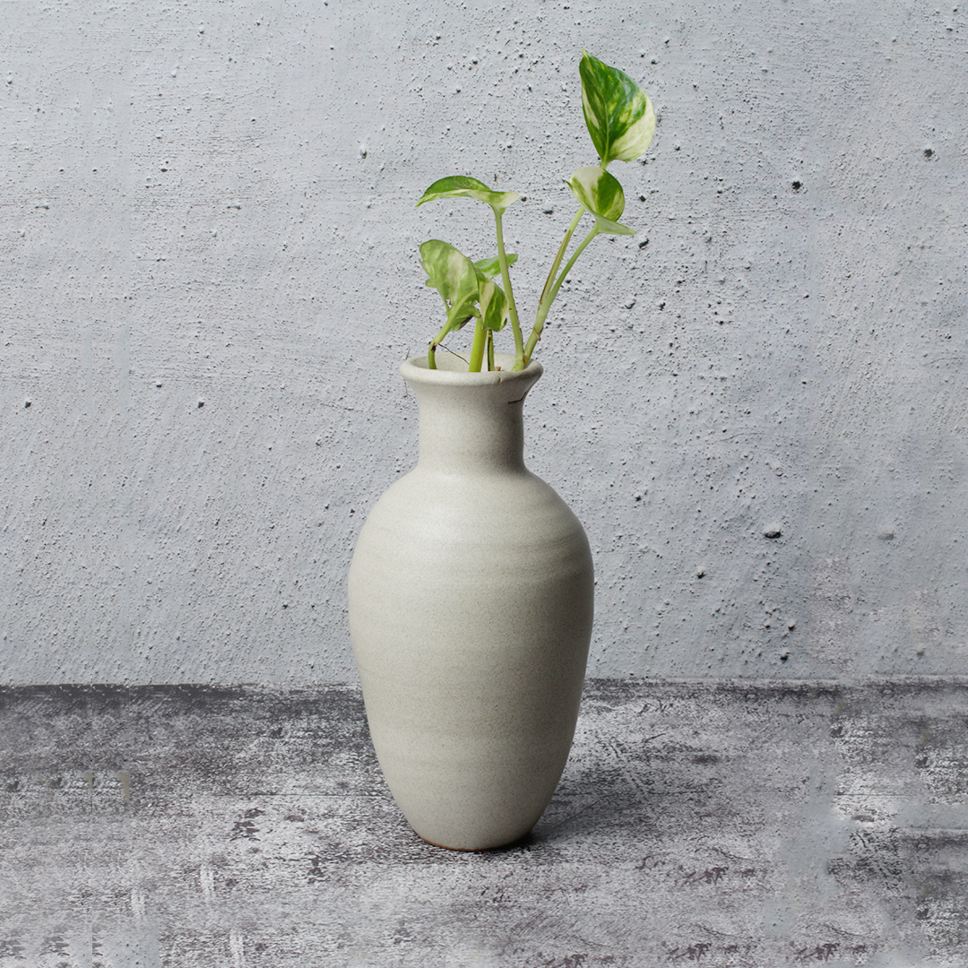 Vintage White Vase HD38