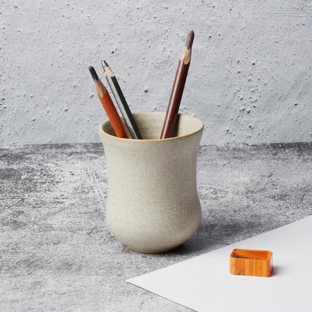 White Pencil Holder HD39