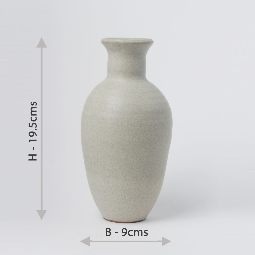 Vintage White Vase HD38