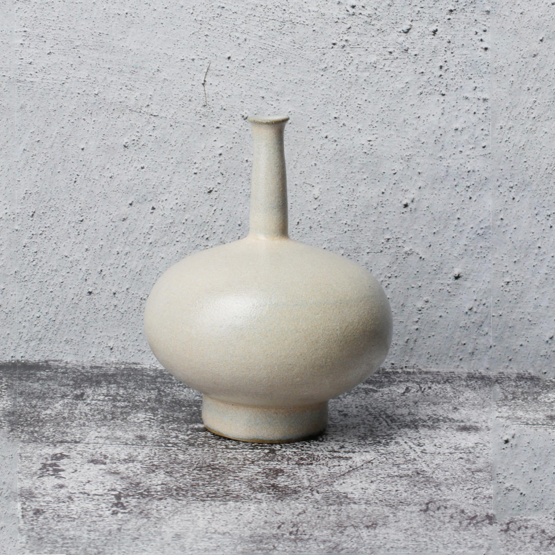 White Slim Neck Vase HD42